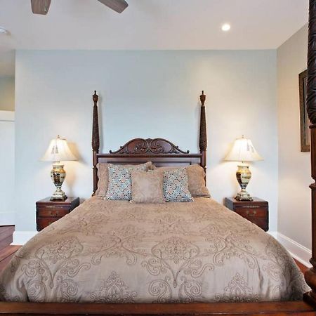 Vila Newly Renovated 4 Bed 3 Bath And 2 Parking Spots Savannah Exteriér fotografie