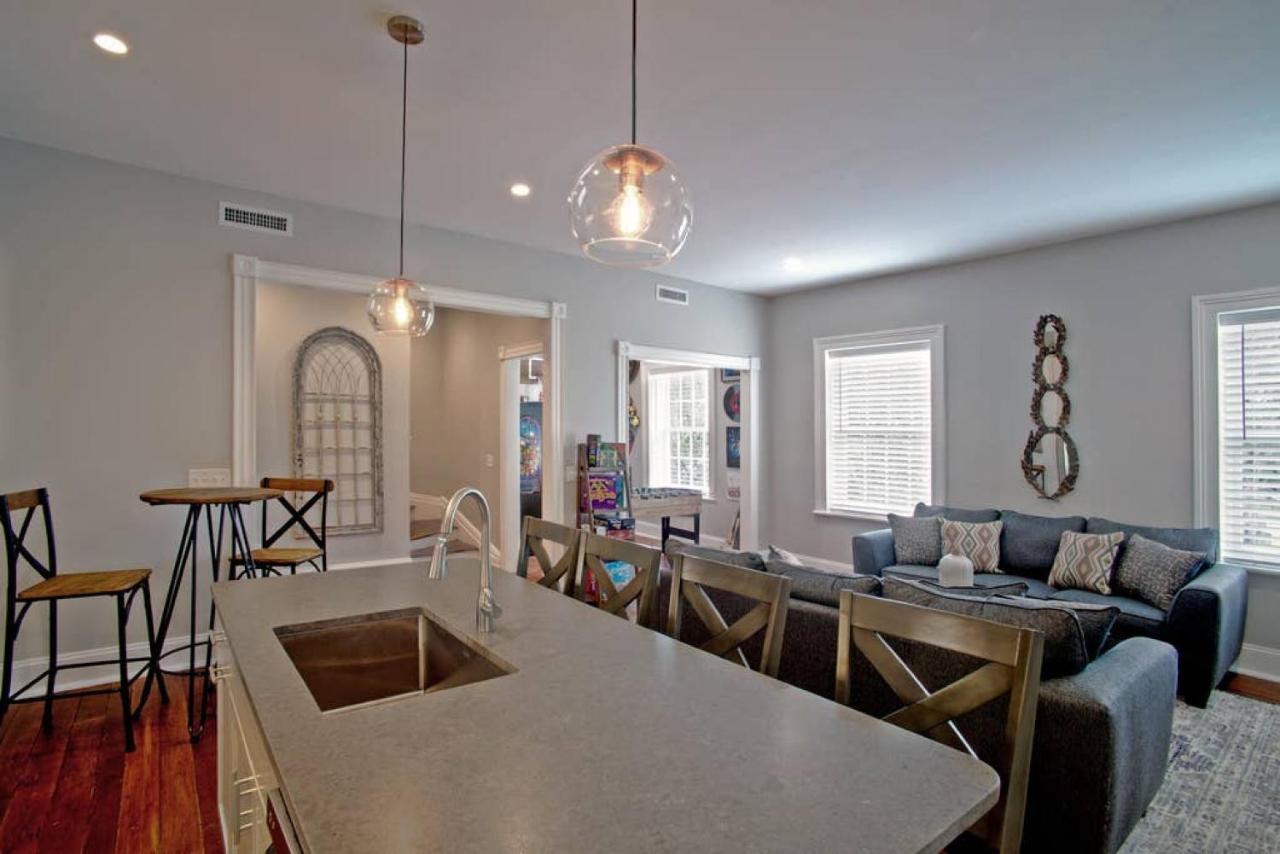 Vila Newly Renovated 4 Bed 3 Bath And 2 Parking Spots Savannah Exteriér fotografie