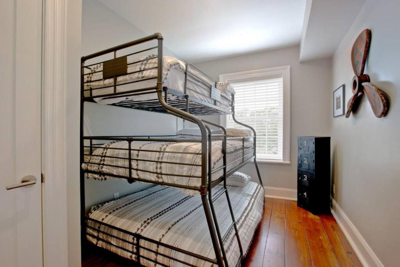Vila Newly Renovated 4 Bed 3 Bath And 2 Parking Spots Savannah Exteriér fotografie