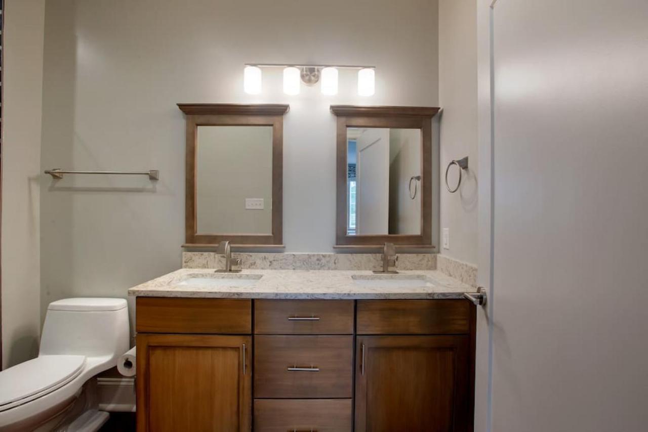 Vila Newly Renovated 4 Bed 3 Bath And 2 Parking Spots Savannah Exteriér fotografie