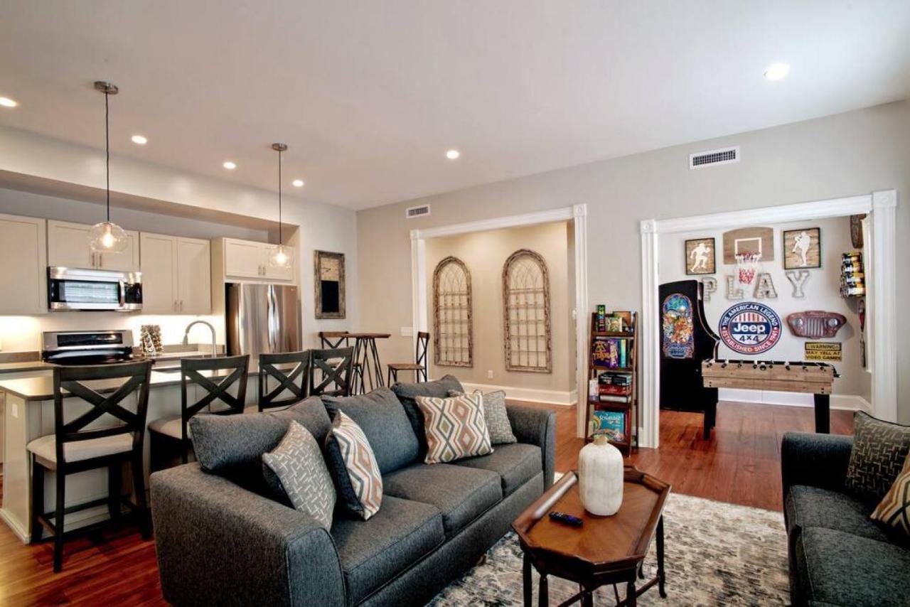 Vila Newly Renovated 4 Bed 3 Bath And 2 Parking Spots Savannah Exteriér fotografie