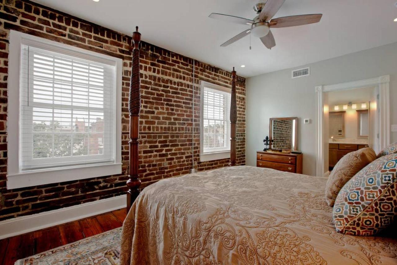 Vila Newly Renovated 4 Bed 3 Bath And 2 Parking Spots Savannah Exteriér fotografie