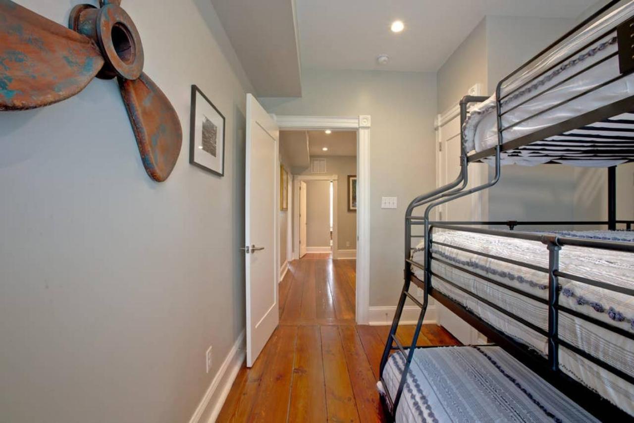 Vila Newly Renovated 4 Bed 3 Bath And 2 Parking Spots Savannah Exteriér fotografie